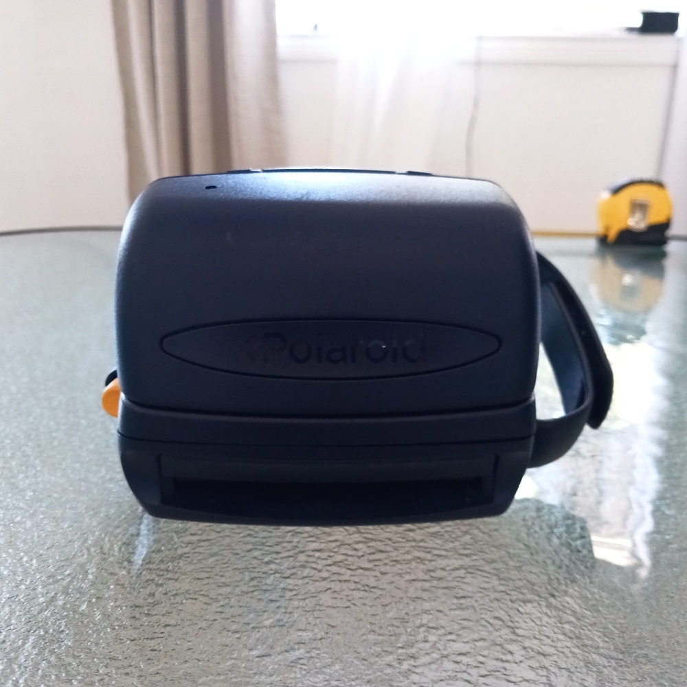 POLOROID 600 ROUND VINTAGE BLUE CAMERA